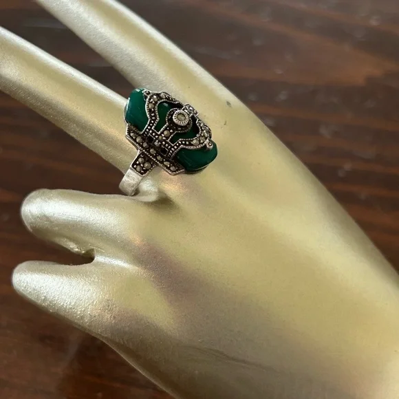 Women’s vintage jade and marcasite ring - Picture 2 of 3